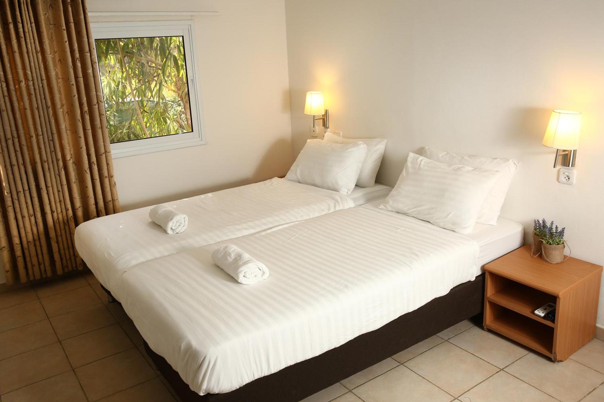 Eilot Kibbutz Country Lodging Eilat Zimmer foto